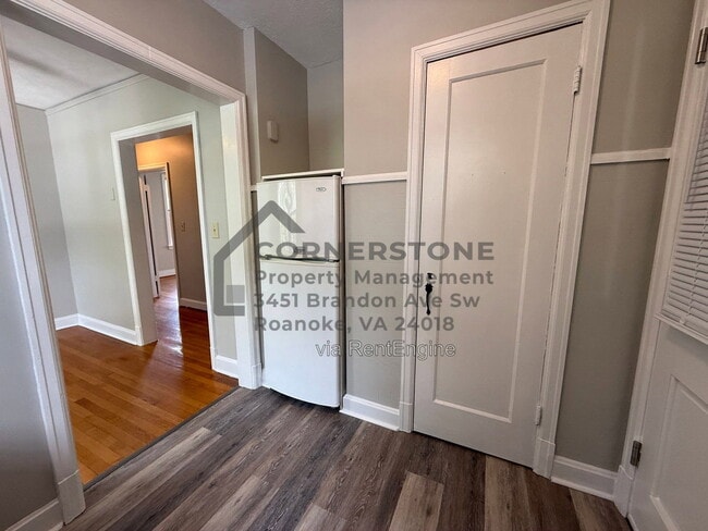 Building Photo - 353 Highland Ave SW