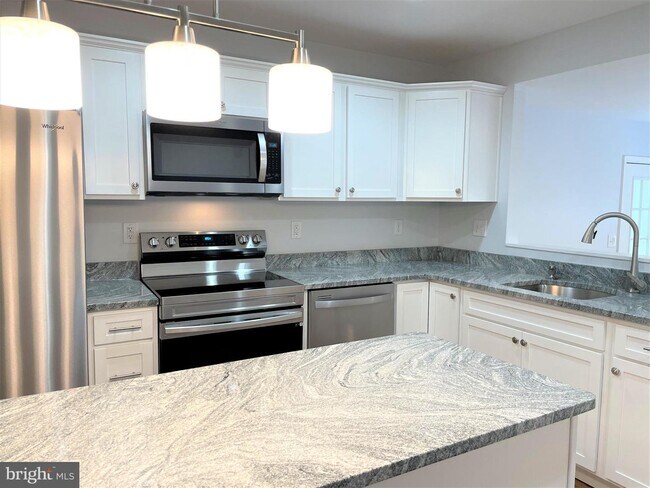 Foto del edificio - 3415 Hazelwood Rd
