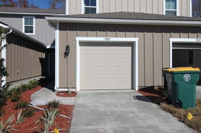 Photo - 9595 Star Dr Townhome