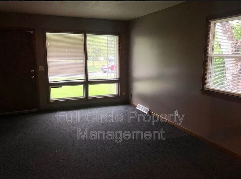 Building Photo - 5439 Fontenelle Blvd
