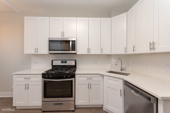 Building Photo - 4113 N Damen Ave