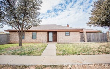 Building Photo - 4701 Country Club Dr