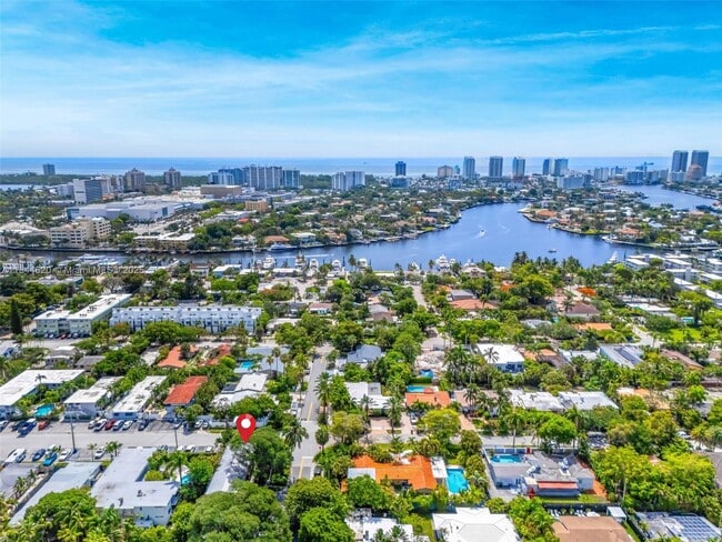 Building Photo - 801 NE 18th Ave