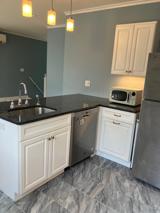 Foto del edificio - 11 Center Ave