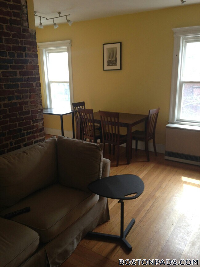 Foto del edificio - 229 Harvard St