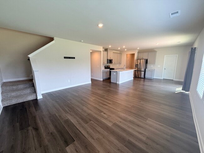 Building Photo - 124 Lavinia Cir