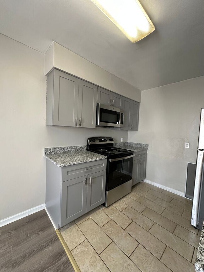 Foto del edificio - 724 W 35th St