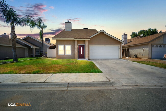 Building Photo - 3521 Starwood Ln