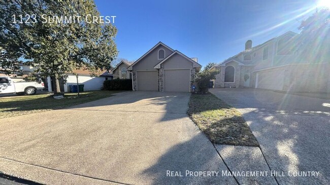 Building Photo - Stone Oak Amazing home!