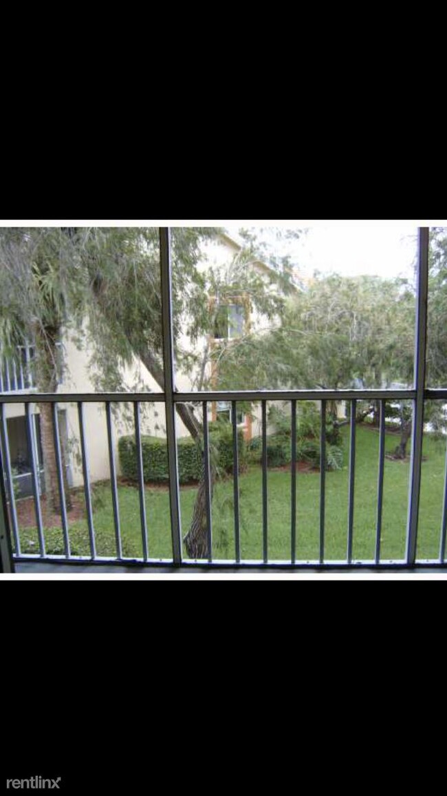 Building Photo - 1 br, 1 bath  - Paradise Cove