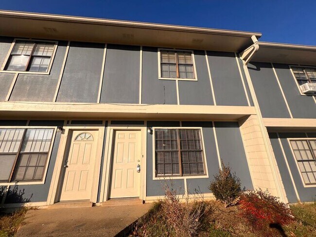 Foto del edificio - 1800 Labette Manor Dr