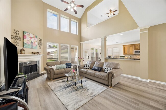 Building Photo - 2614 Cezanne Cir