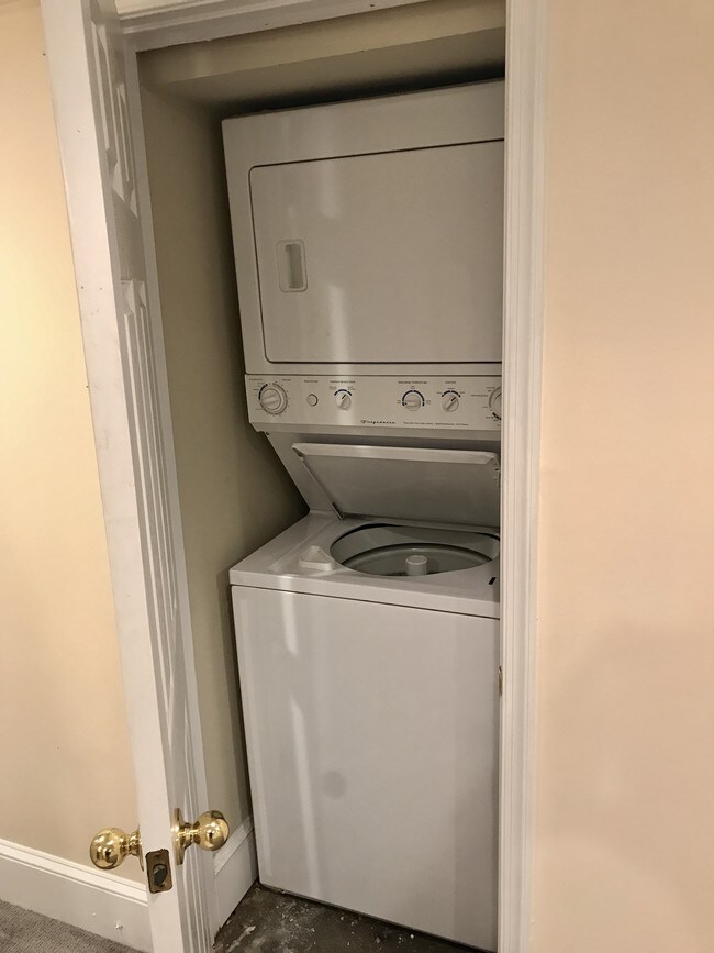 Washer/dryer in unit. - 166 Bryant St NW