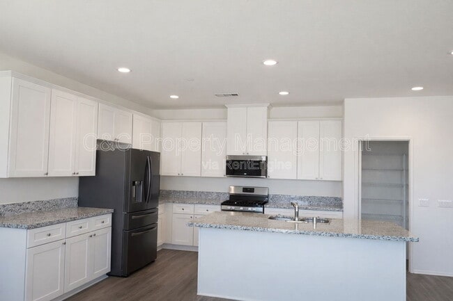 Building Photo - 1023 Haviture Wy