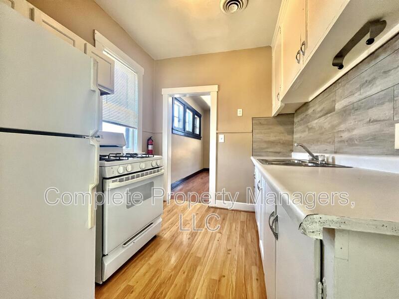 Foto principal - 325 E Washington St