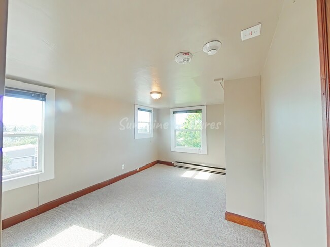 8 Bedroom - The Highland at 936