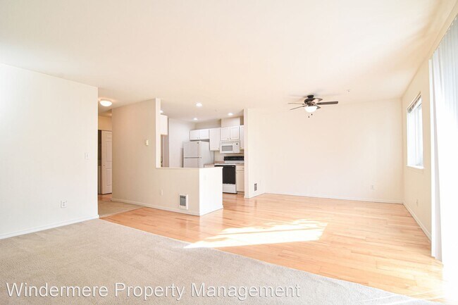 Foto del edificio - 2 br, 1 bath House - 16410 36th Ave W #D104