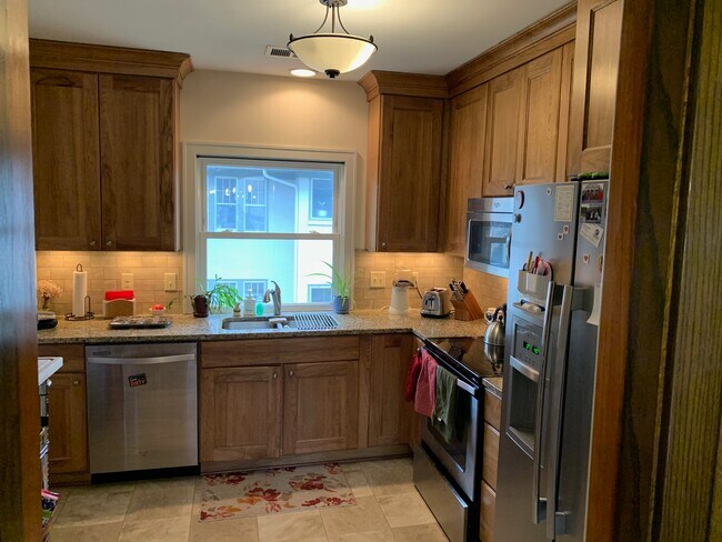 Foto del edificio - 1860 Jefferson Ave