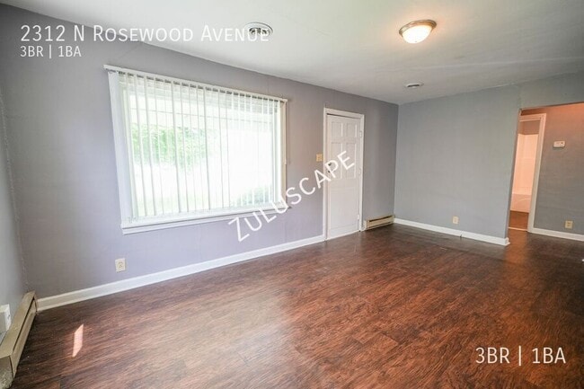 Building Photo - 2312 N Rosewood Ave