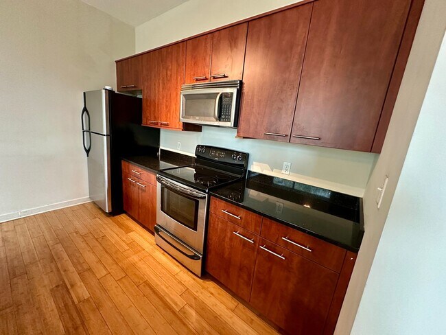Building Photo - 536 Selma St