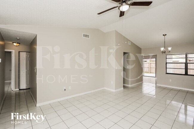 Building Photo - 4610 SW 143rd Ct W