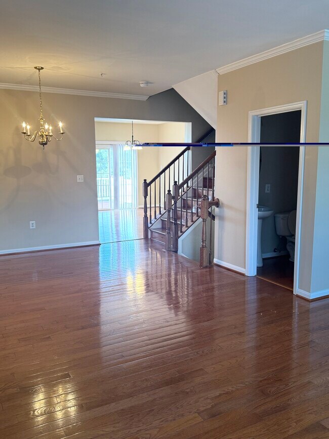 Building Photo - 5522 Hartfield Ave