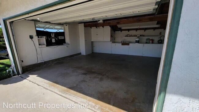 Foto del edificio - 3 br, 2 bath House - 4982 Mt. Elbrus Dr.