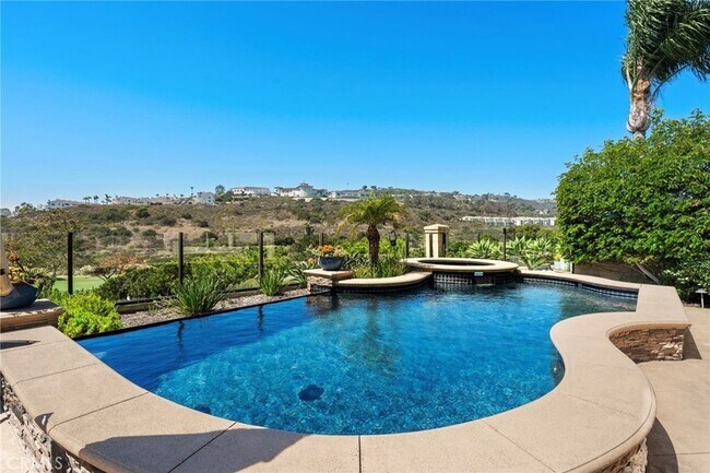 Building Photo - 15 Vista Cielo