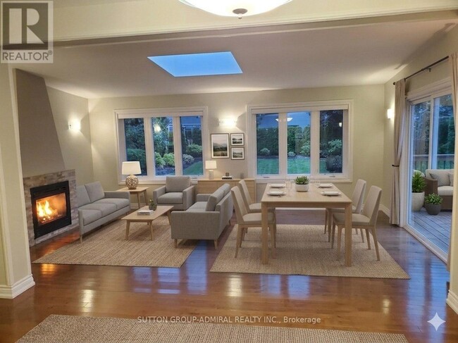 Building Photo - 37 Laureleaf Rd