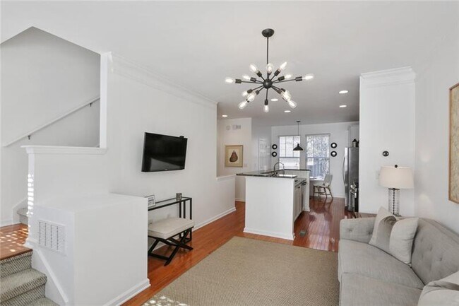 Building Photo - 1082 Park Row N