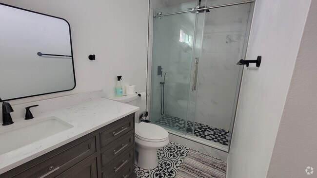 Building Photo - 1132 Gleneagles Ter