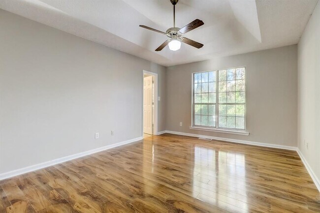 Building Photo - 715 Durham Ridge Dr NW