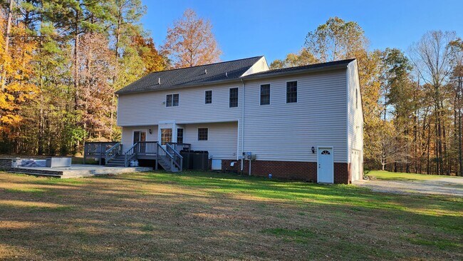 Building Photo - Beautiful Upscale Home Available in Cheste...