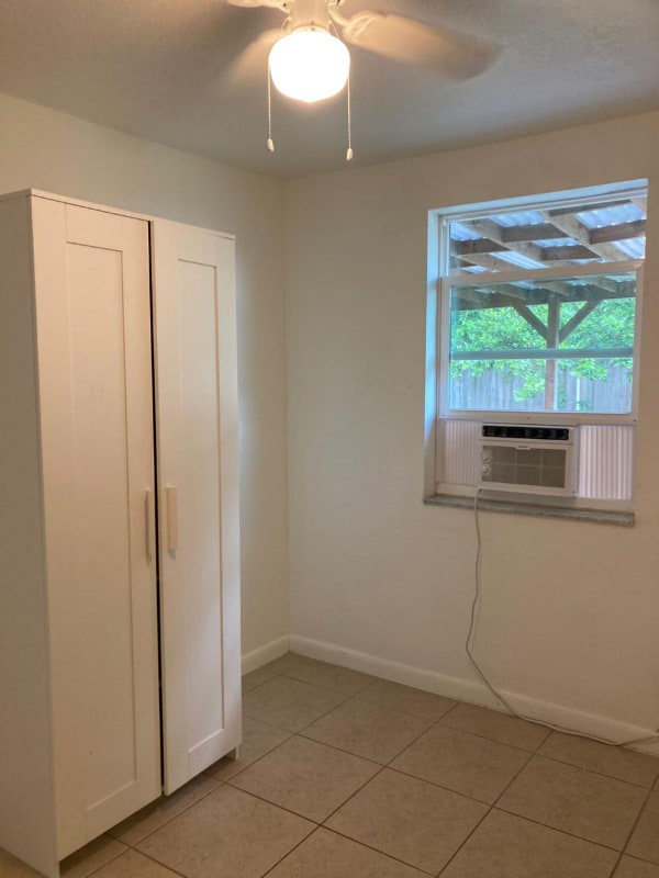 Foto del edificio - 6733 Lodge Ave