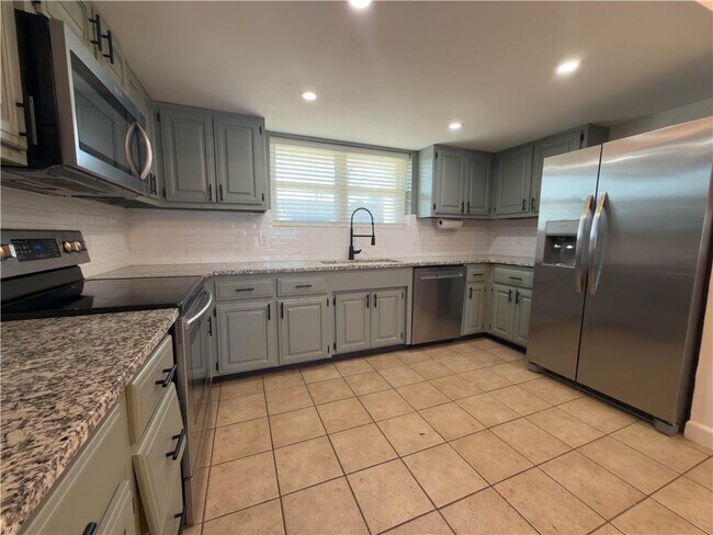 Foto del edificio - 2713 W Fir St