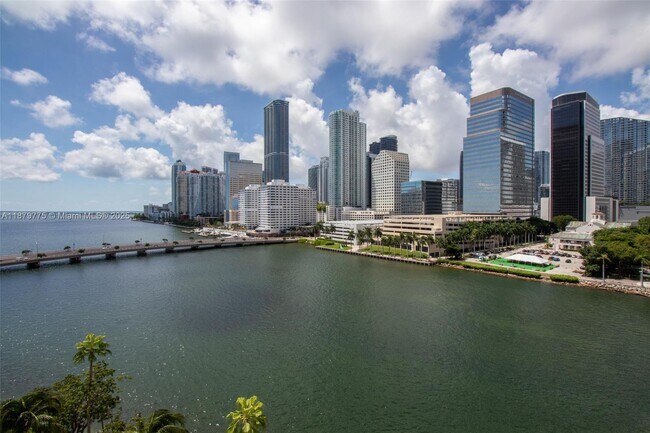 Building Photo - 701 Brickell Key Blvd