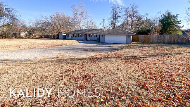 Building Photo - 13408 Thompson Rd