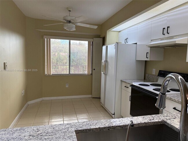 Foto del edificio - 850 SW 138th Ave