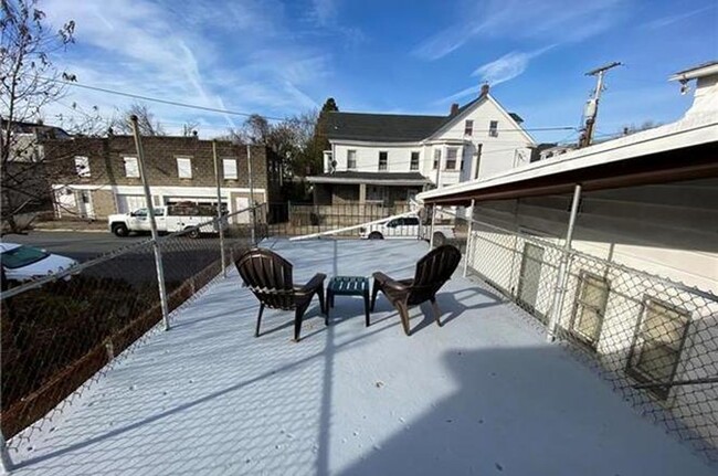 Foto del edificio - Fresh 3 Bedroom House in West End Easton w...