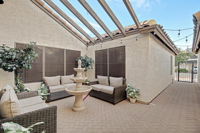 Foto del edificio - 5431 W Cochise Dr