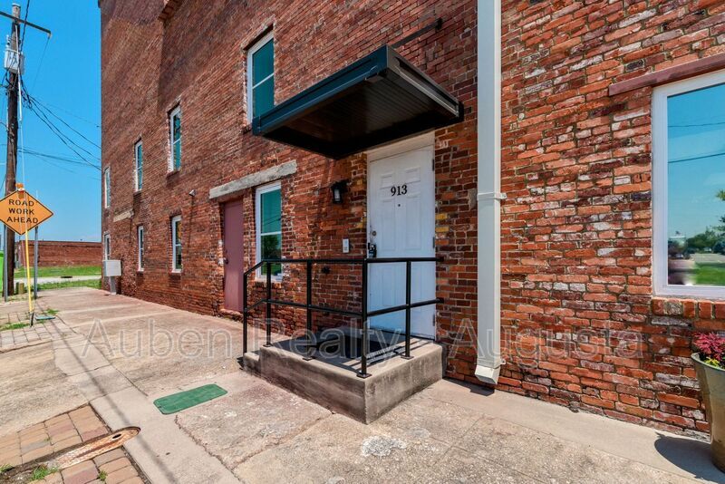 913 Walker St Unit 102, Augusta, GA 30901 Condo for Rent in Augusta
