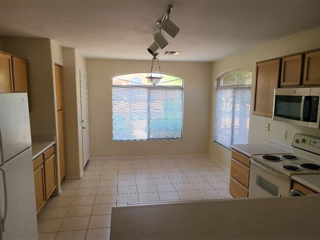 Building Photo - NEW RIVER RANCH IN PEORIA!