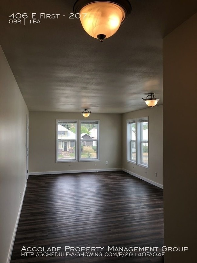 Foto del edificio - OFFICE SPACE AVAILABLE IN CLE ELUM