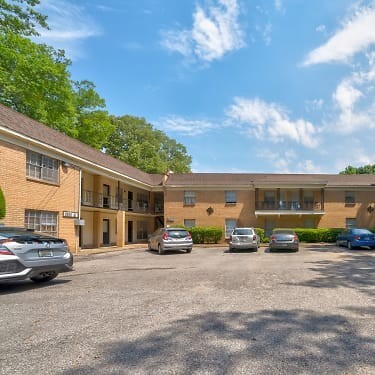Building Photo - 3636 Spottswood Ave