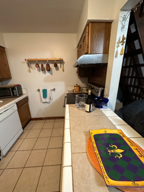 Primary Photo - 2437 Chartres St