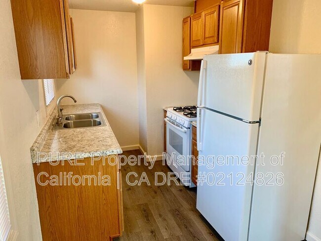 Foto del edificio - 1066 Emerald Ct