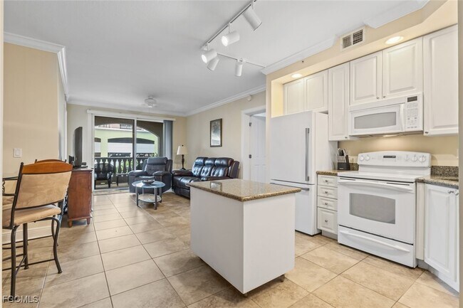 Foto del edificio - 2825 Palm Beach Blvd