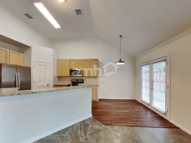Building Photo - 30710 Country Meadows Dr