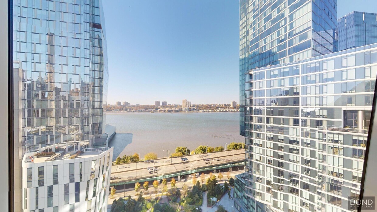 Foto principal - 635 W 59th St