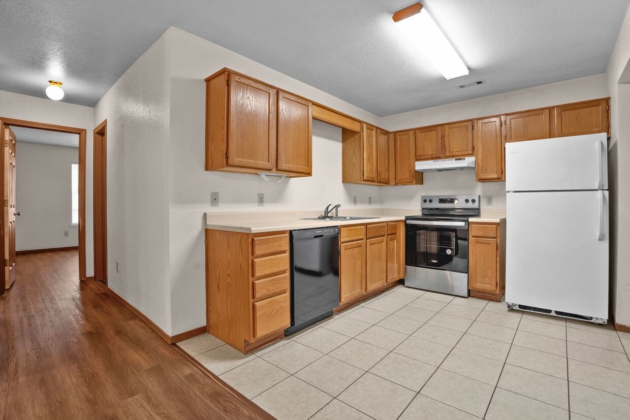 Dawn Dr. 1460 -1462 - Dawn Dr. 1460